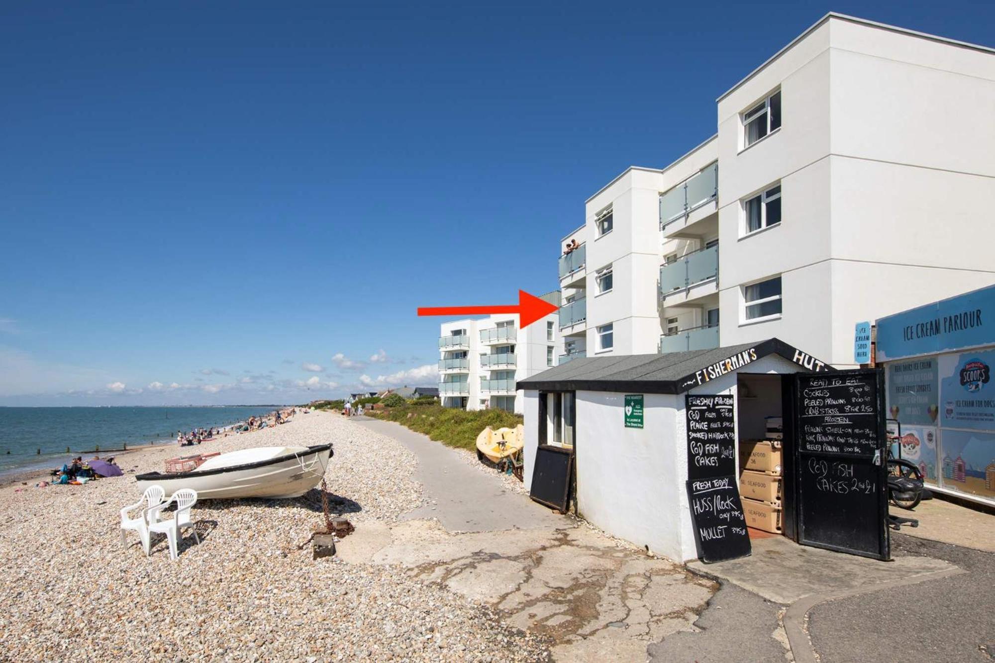 איסט וויטרינג High-End Beachfront Getaway Sea View King Bed מראה חיצוני תמונה